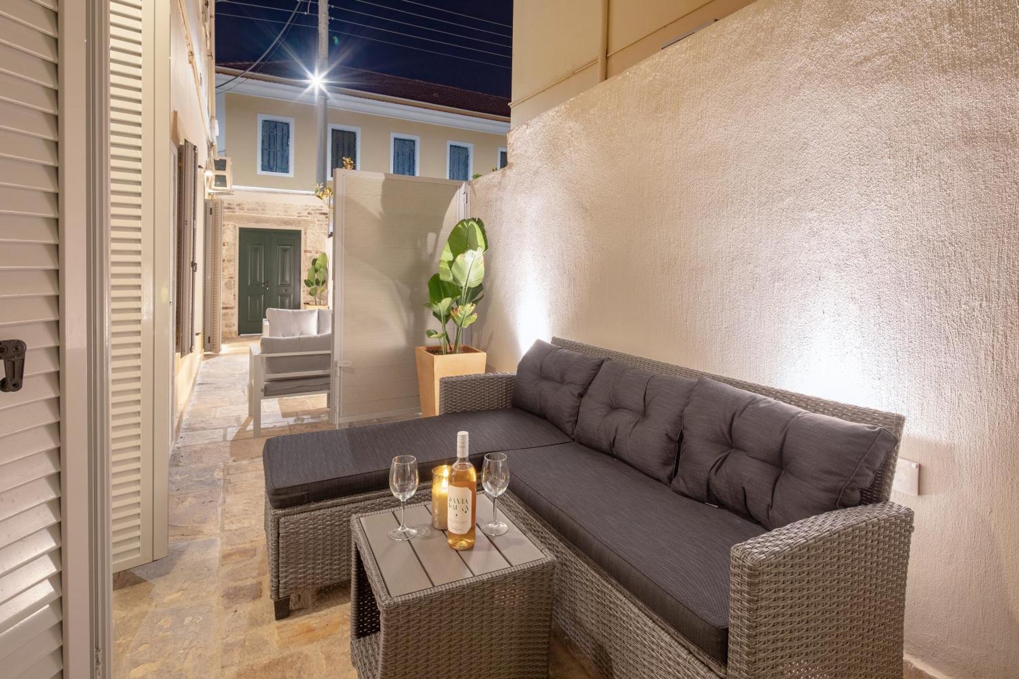 Modern-Vintage Old Town Suites Corfu  Ngoại thất bức ảnh